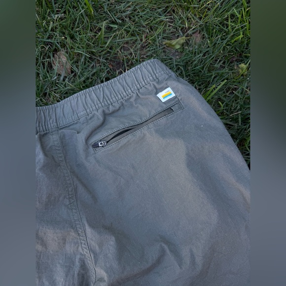 vuori ripstop army green cargo joggers - Picture 8 of 13
